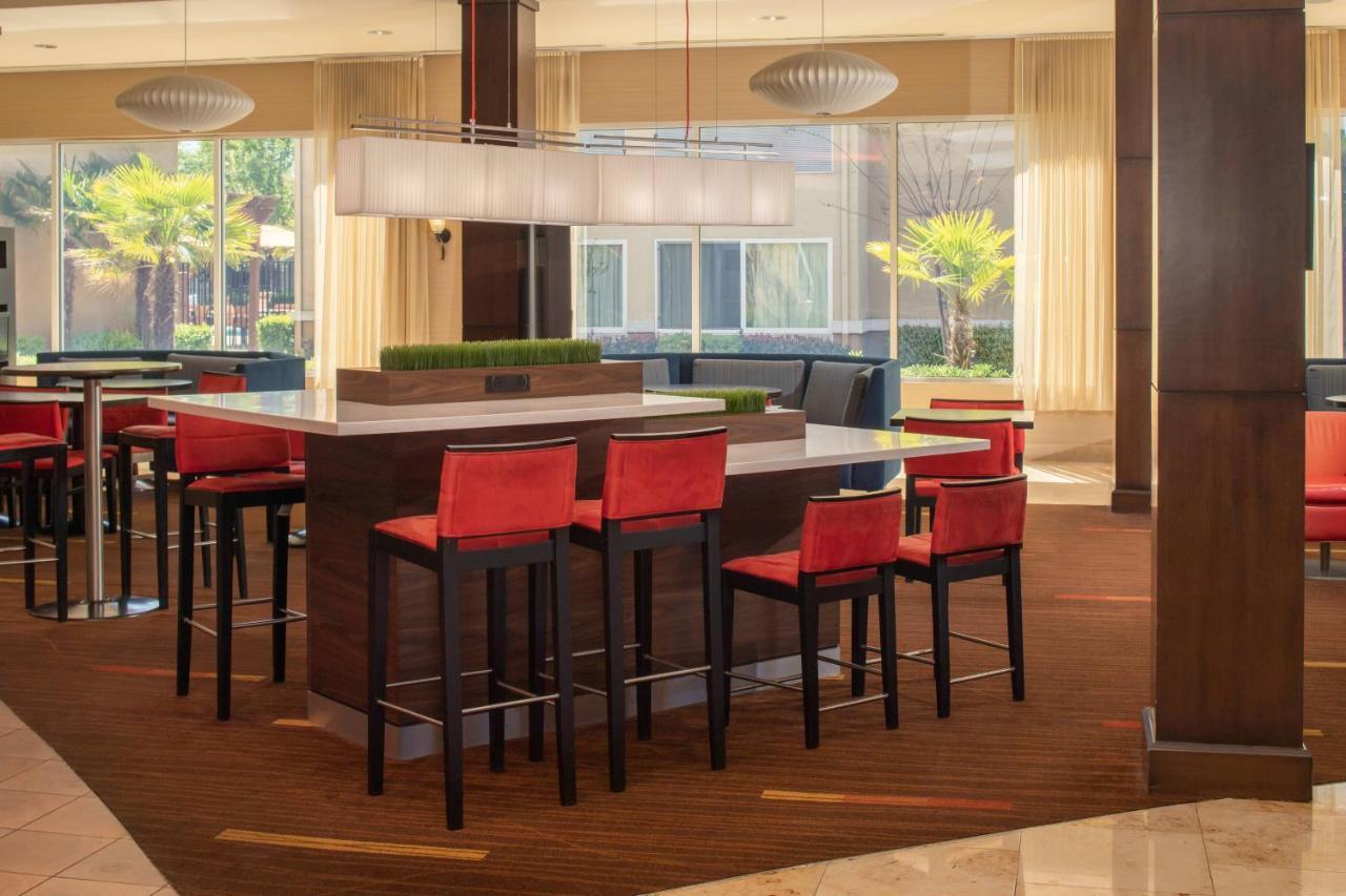 Courtyard By Marriott Sacramento Cal Expo Hotell Exteriör bild