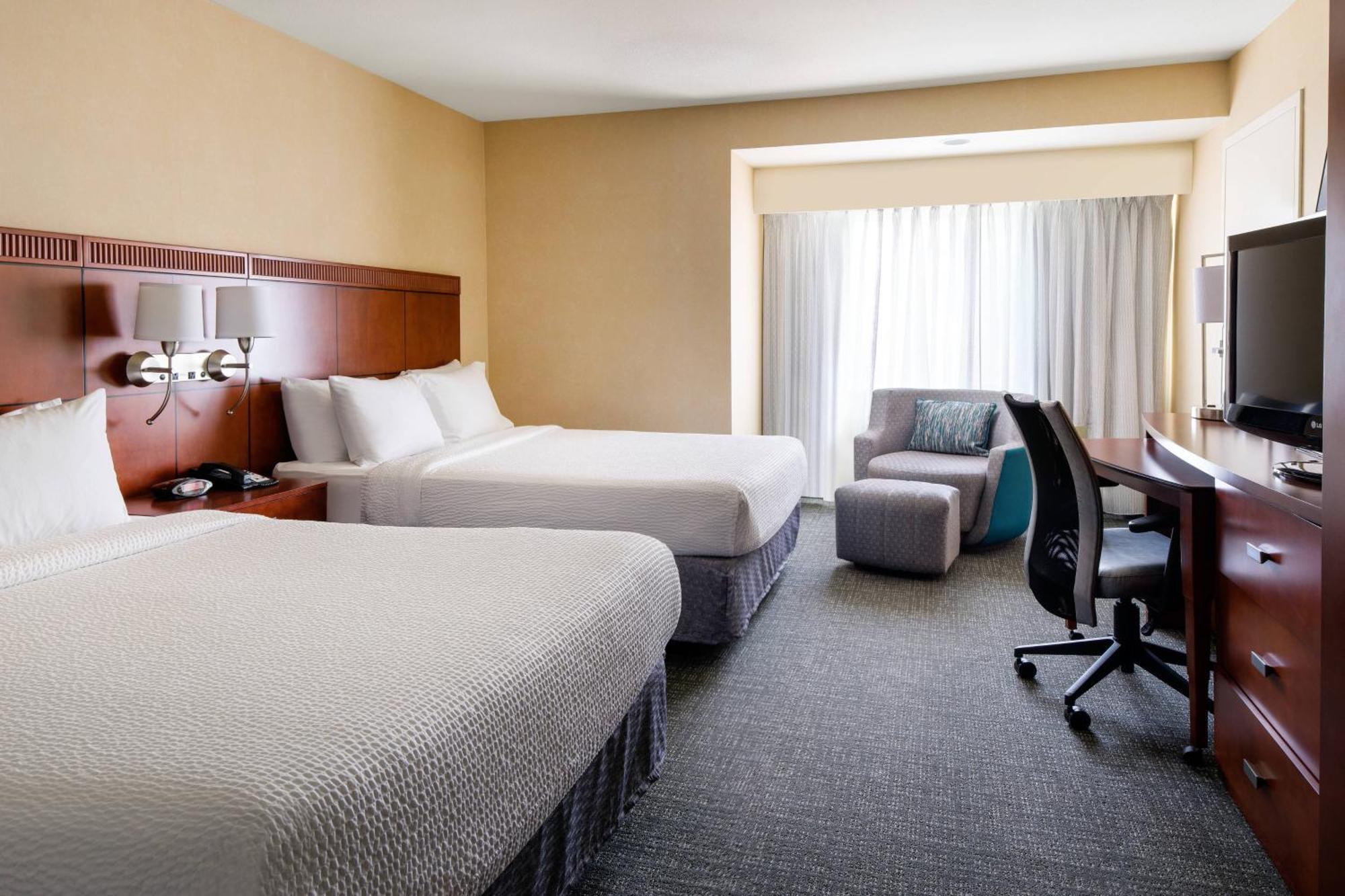 Courtyard By Marriott Sacramento Cal Expo Hotell Exteriör bild