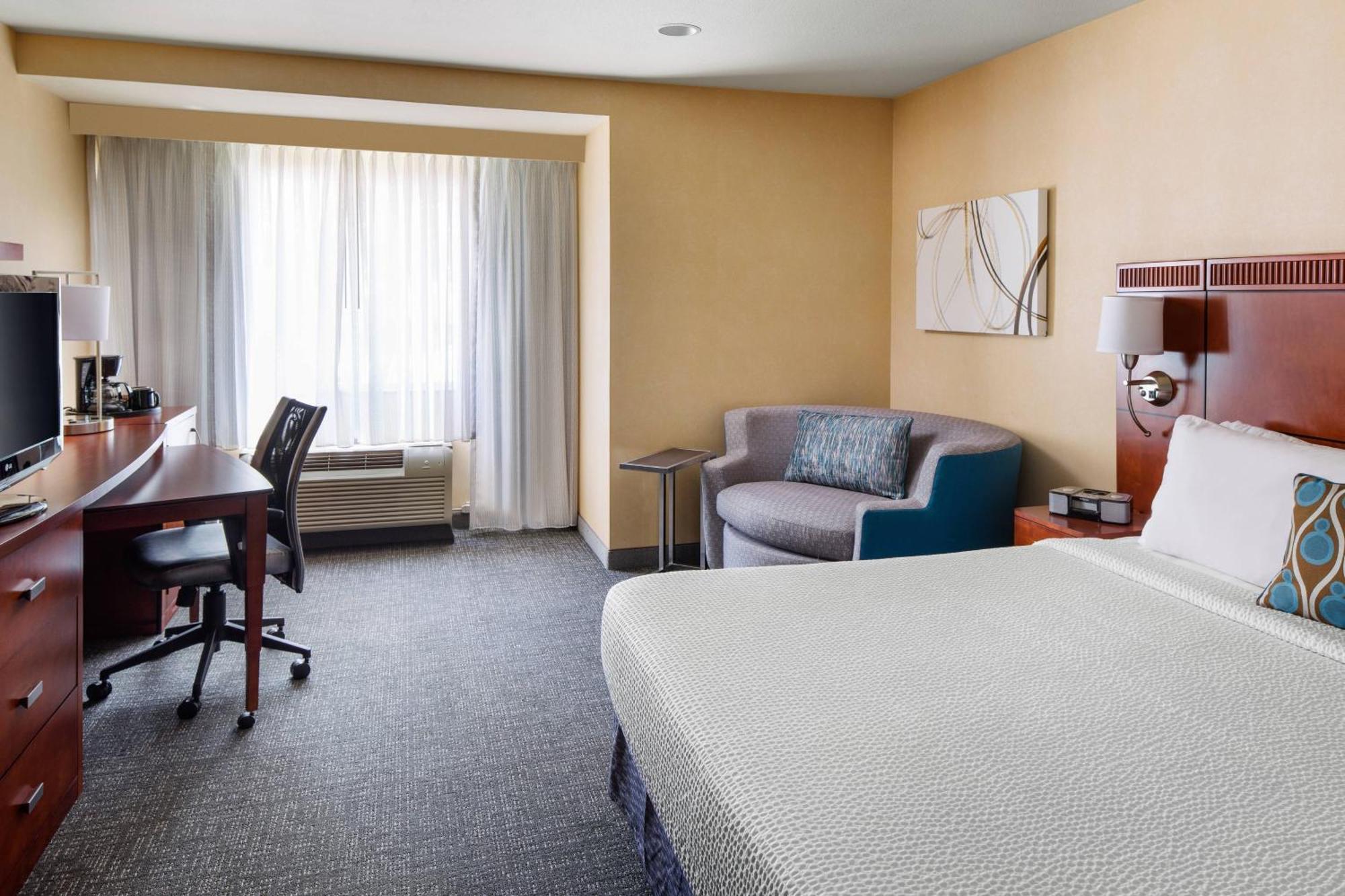 Courtyard By Marriott Sacramento Cal Expo Hotell Exteriör bild