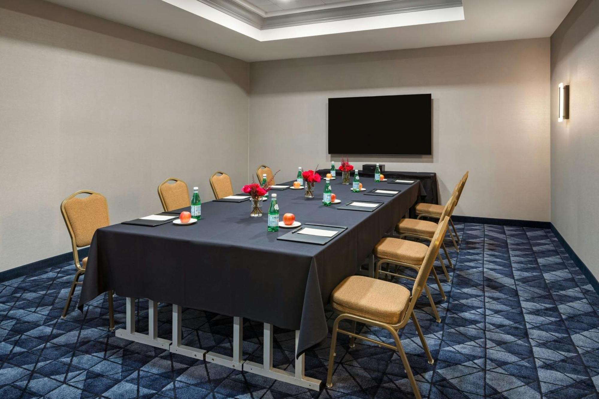 Courtyard By Marriott Sacramento Cal Expo Hotell Exteriör bild