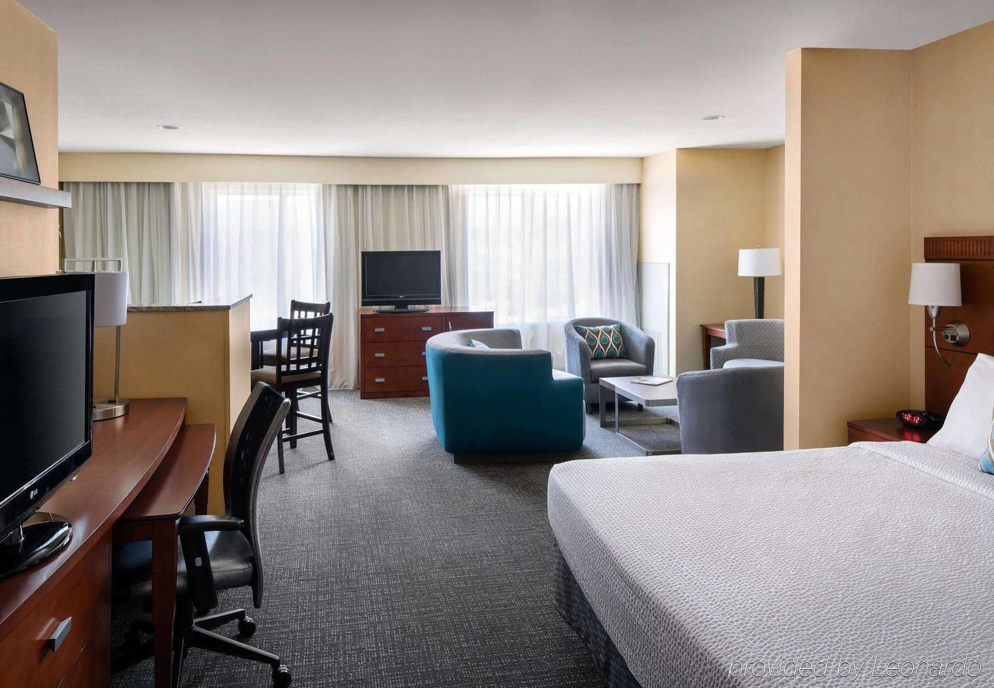 Courtyard By Marriott Sacramento Cal Expo Hotell Exteriör bild