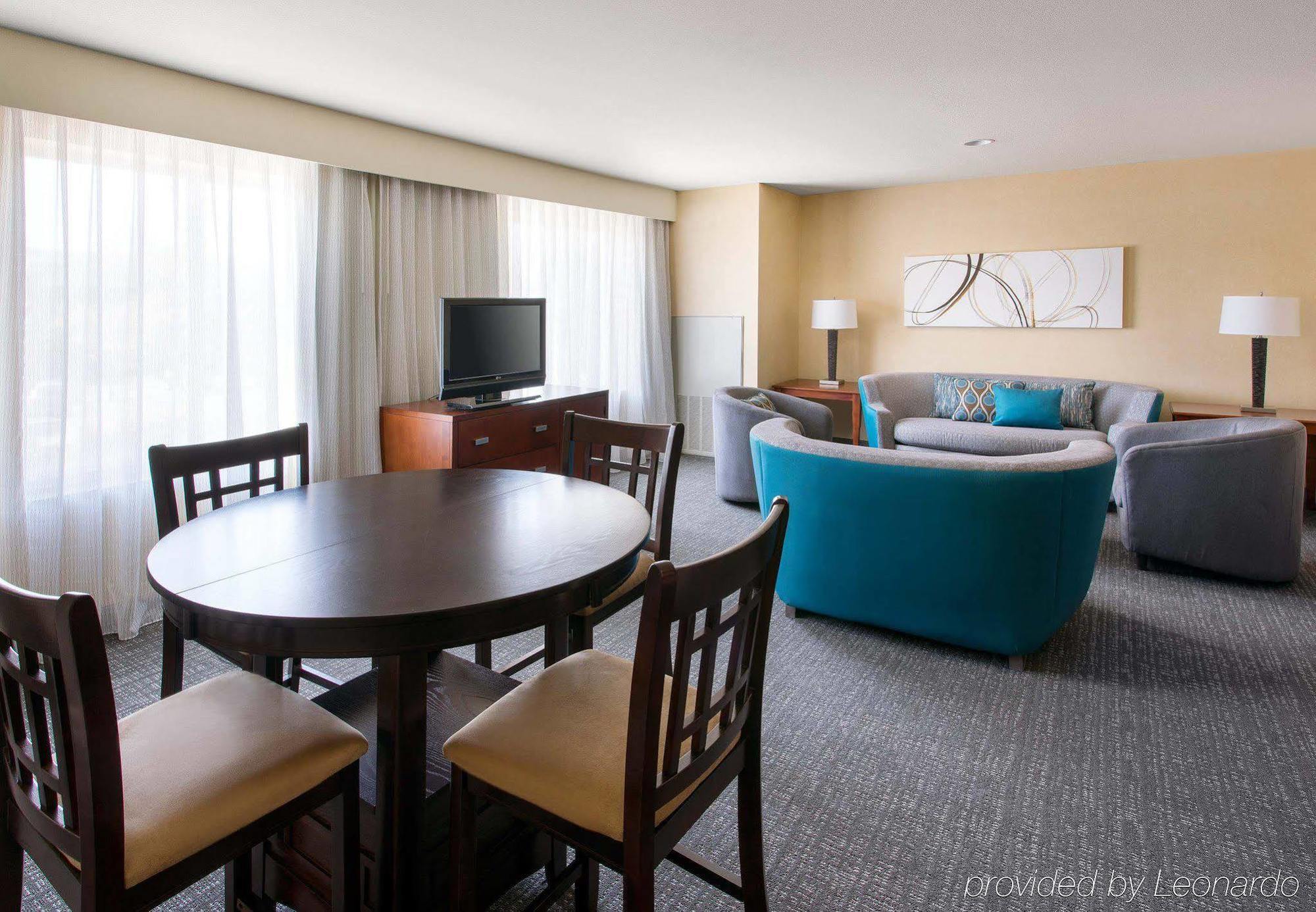 Courtyard By Marriott Sacramento Cal Expo Hotell Exteriör bild