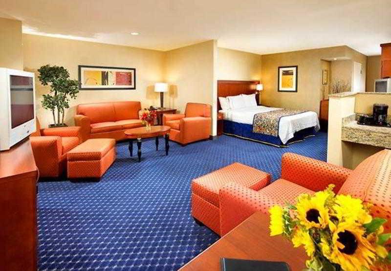 Courtyard By Marriott Sacramento Cal Expo Hotell Exteriör bild